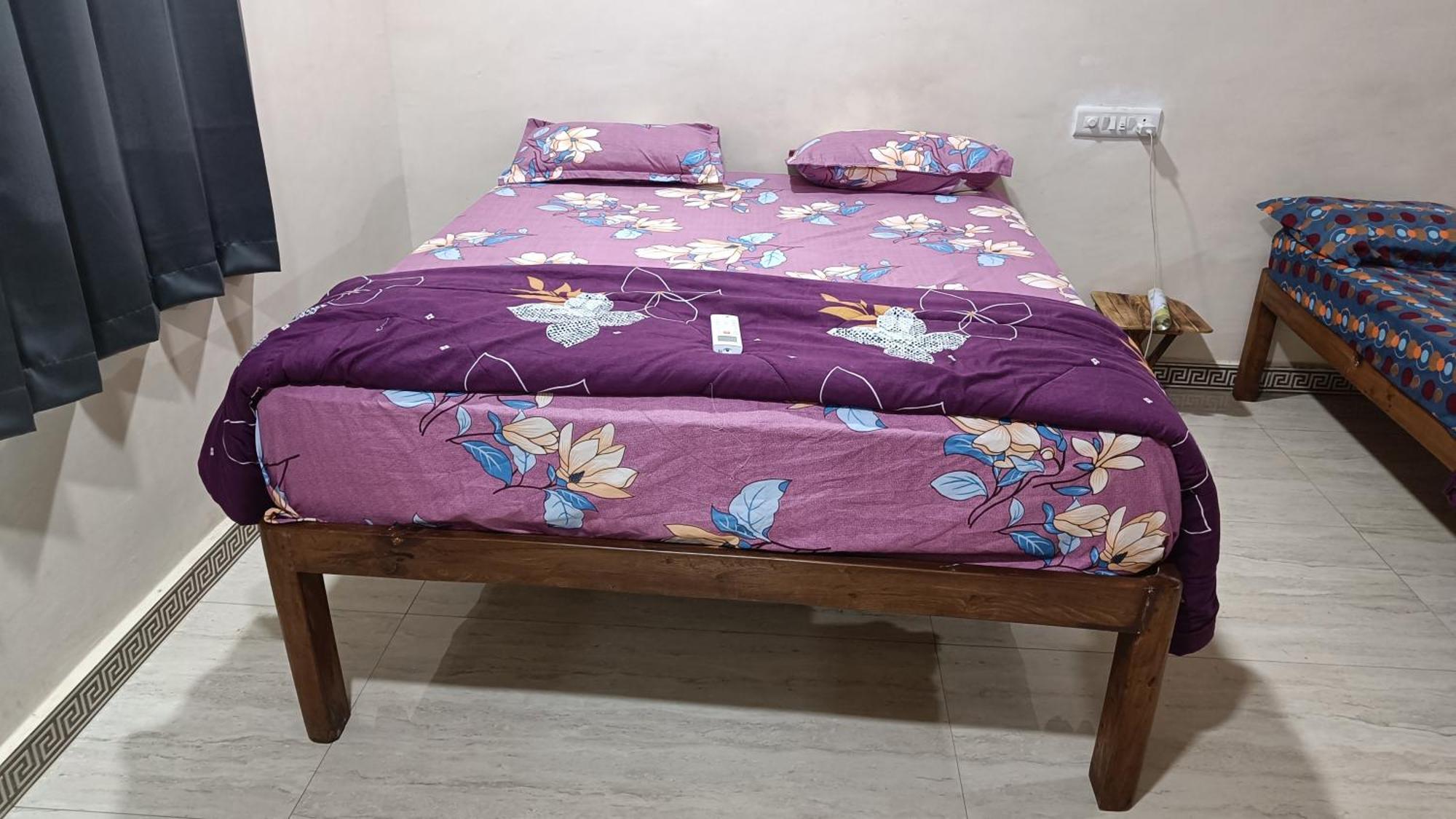 The Royal Ascot Holiday Home Алібаґ Номер фото