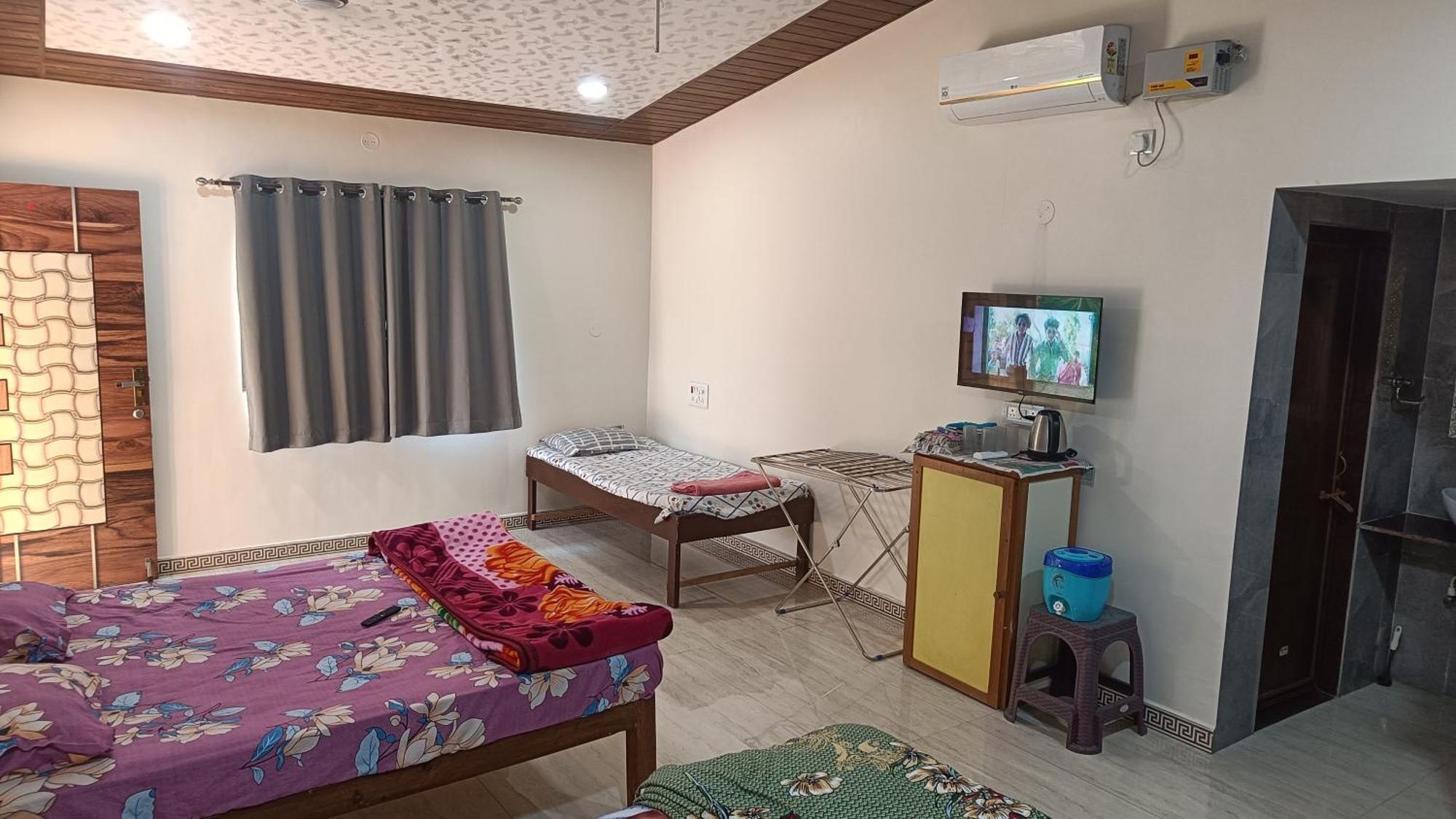 The Royal Ascot Holiday Home Алібаґ Номер фото