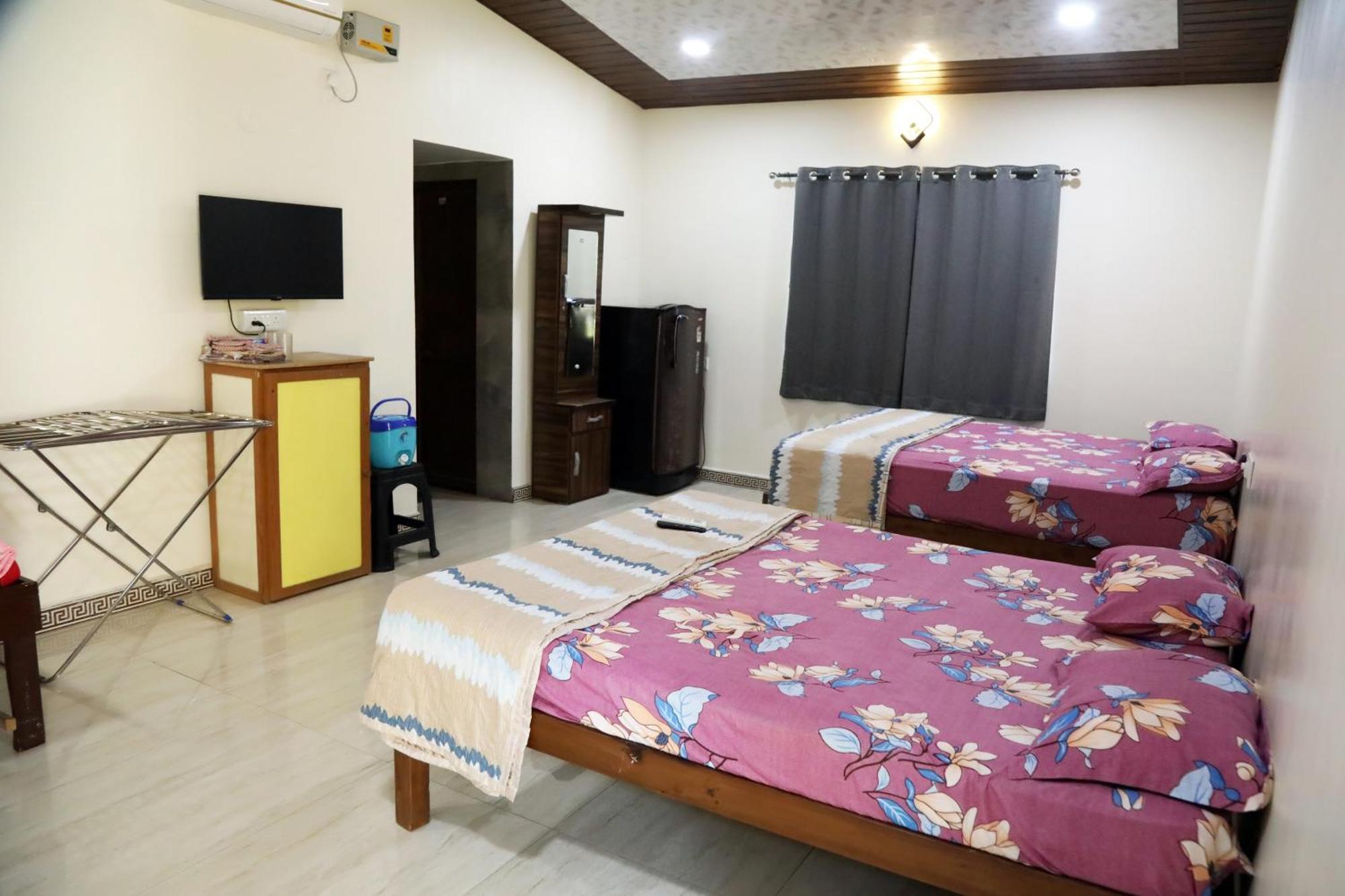 The Royal Ascot Holiday Home Алібаґ Номер фото