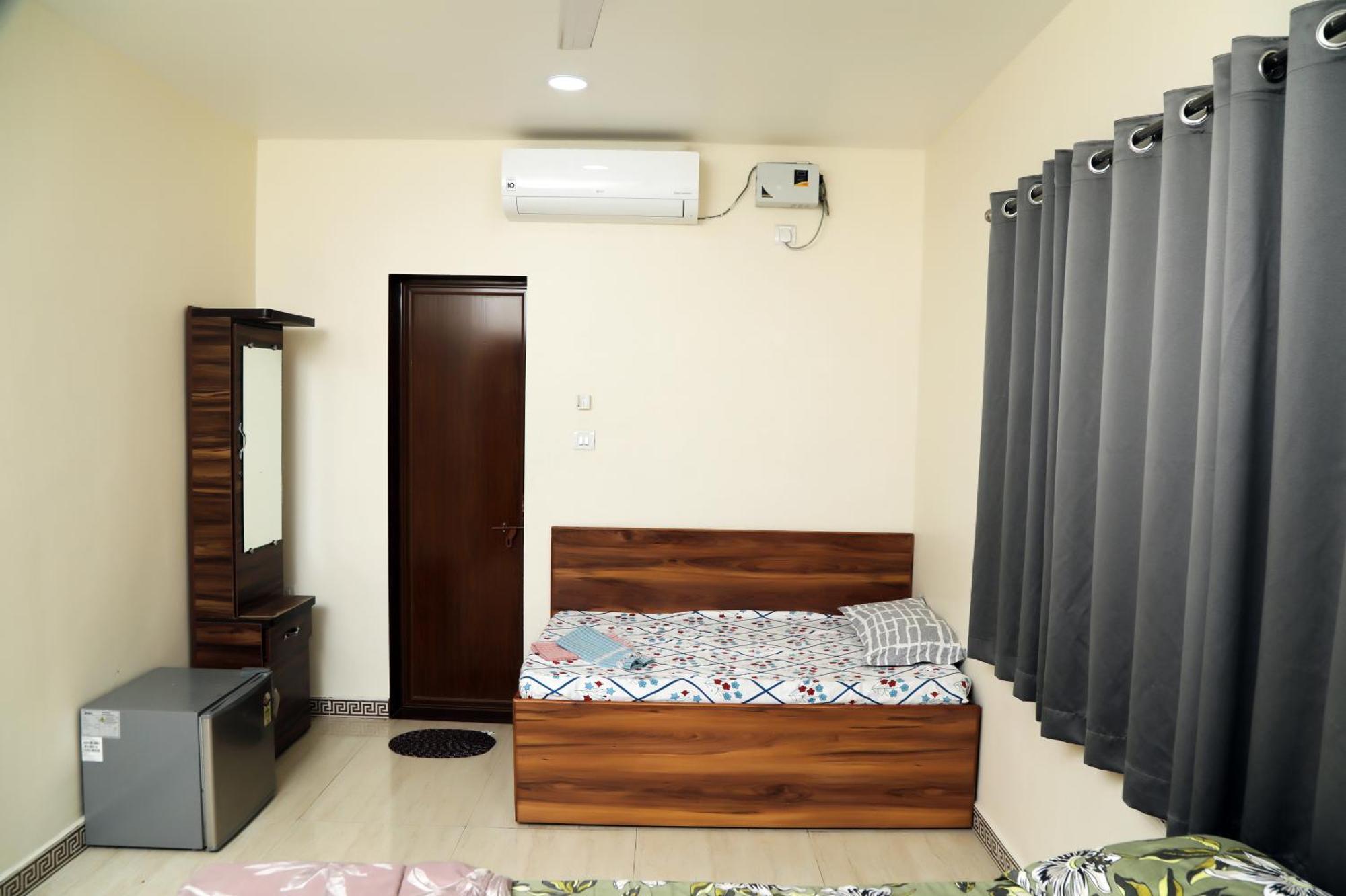 The Royal Ascot Holiday Home Алібаґ Номер фото